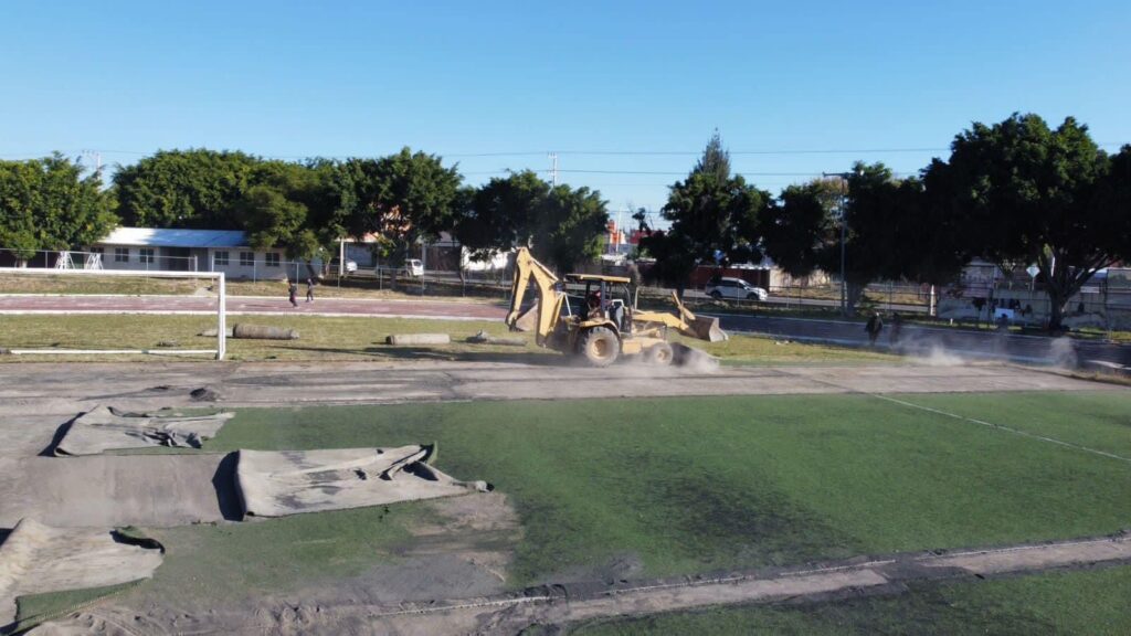 Ariadna Ayala inició rehabilitación de canchas en Atlixco