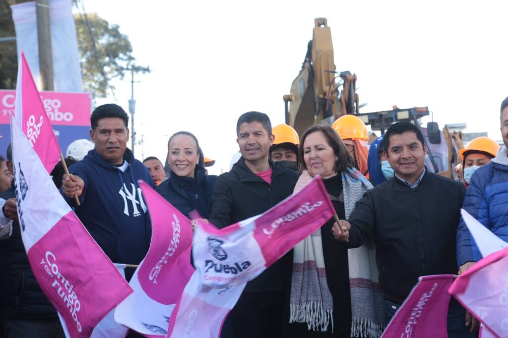 Eduardo Rivera entregó la 1ra parte del Bosque del Ajolote
