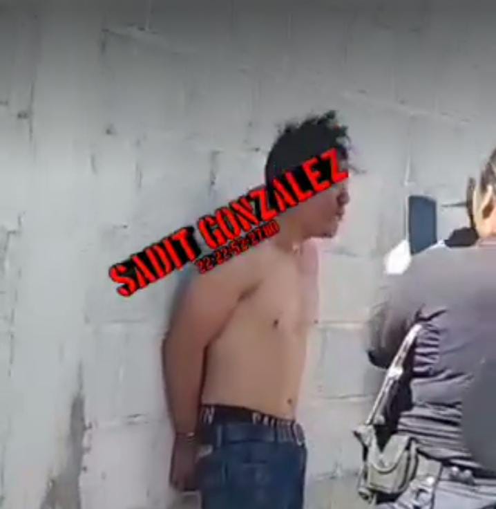 Video desde Puebla: Por cortesía profesional, policías de Acajete sueltan a ratero
