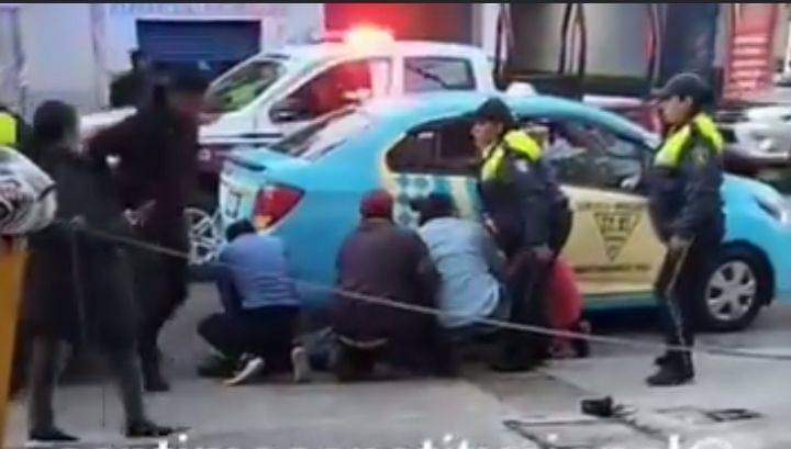 Policía de Huauchinango sí sirve…para atacar a taxista