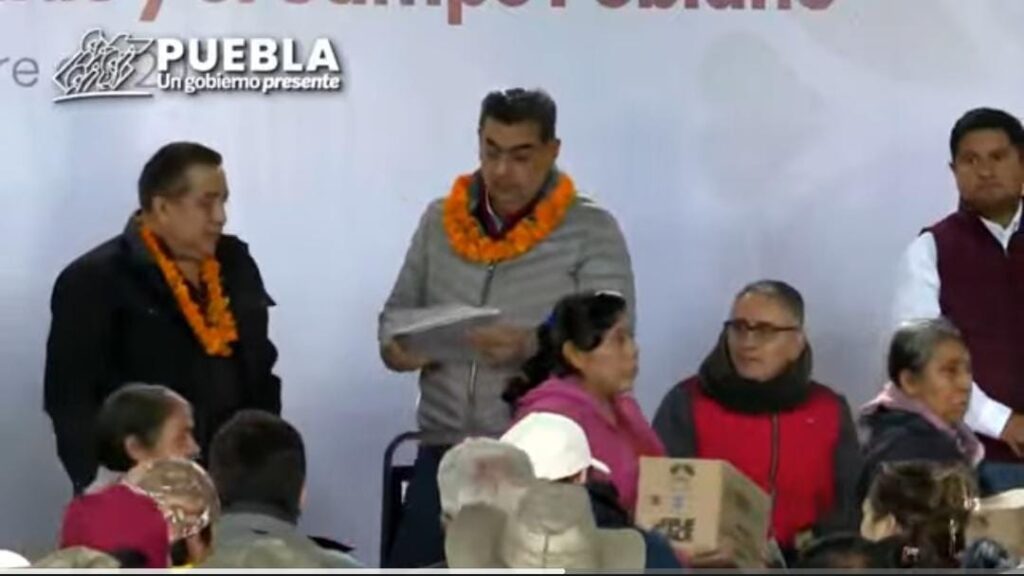 Gobernador inicia reconstrucción de la carretera Texcapa-Tlapacoya