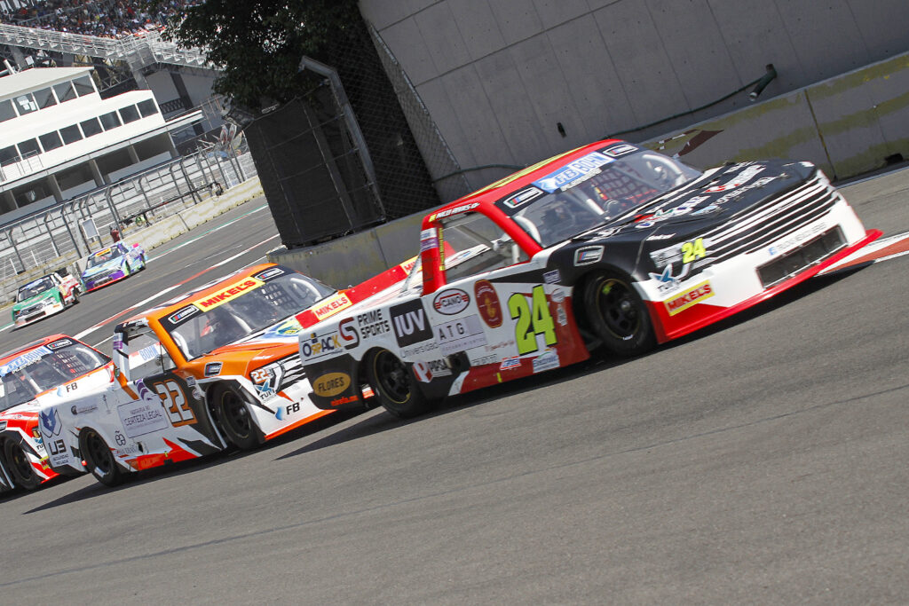 Madurez lleva a Nico Rivas a ser monarca de la temporada regular en Trucks México