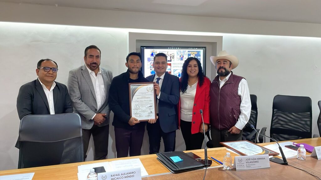 Comisión del Congreso reconoce a deportistas destacados de San Martín Texmelucan