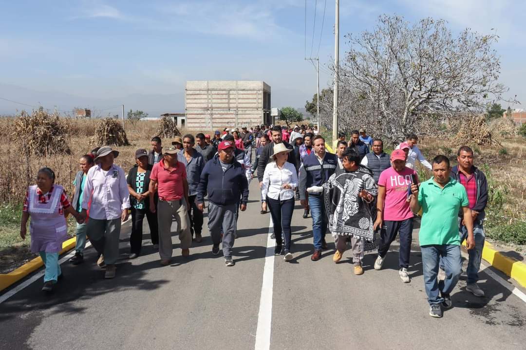 Paola Angon entrega calle Lerdo de Tejada en Acuexcomac, atendiendo necesidades de las juntas auxiliares