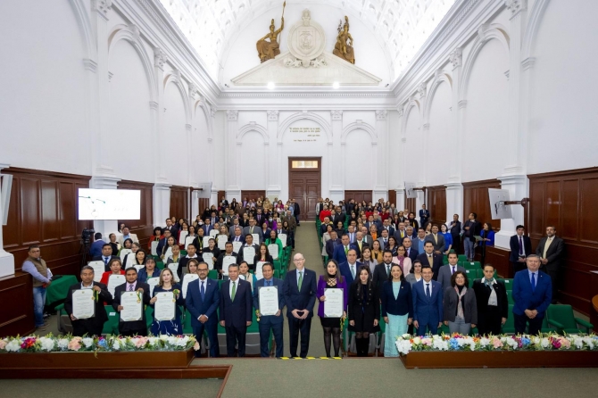 Reconoce UAEMéx la labor de trabajadores administrativos