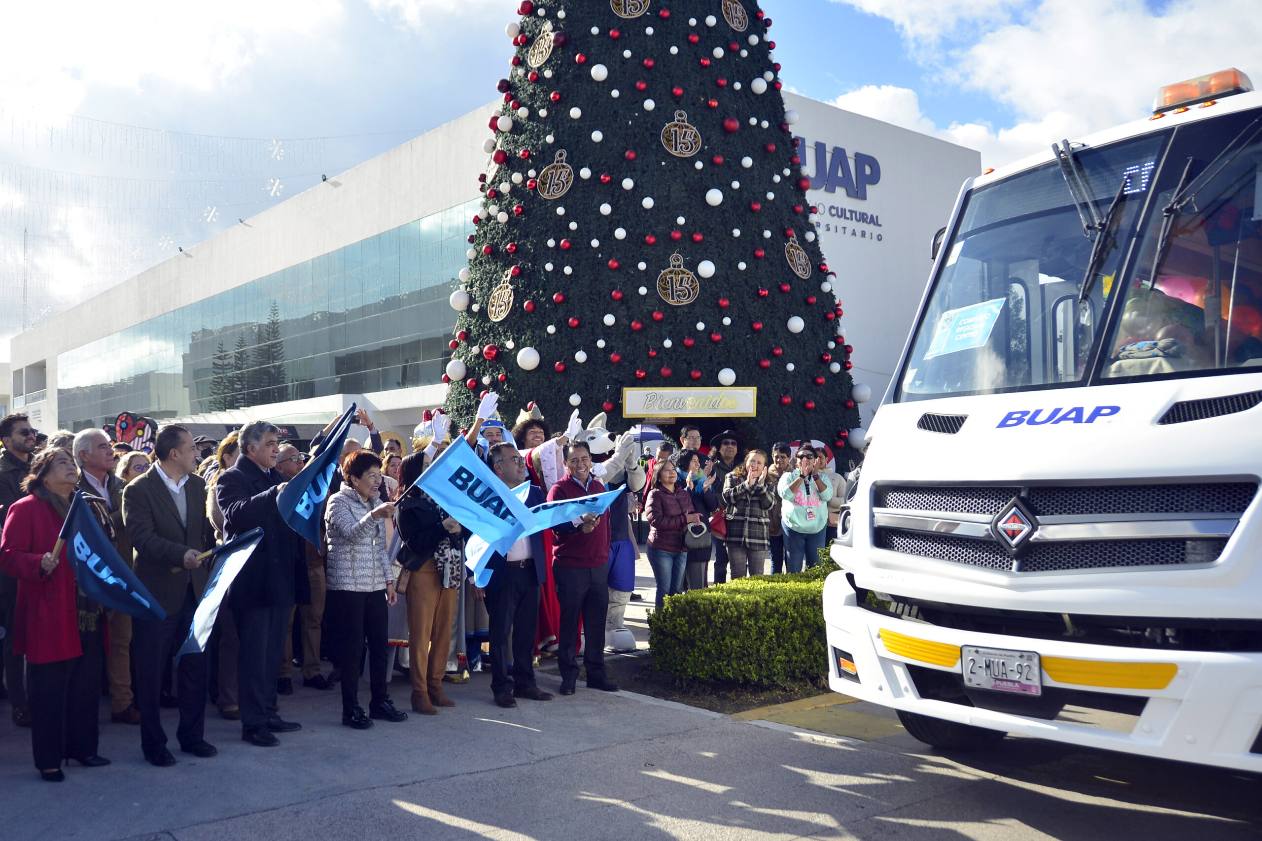 Entrega la BUAP casi 20 mil juguetes a niños y niñas de diferentes regiones de Puebla