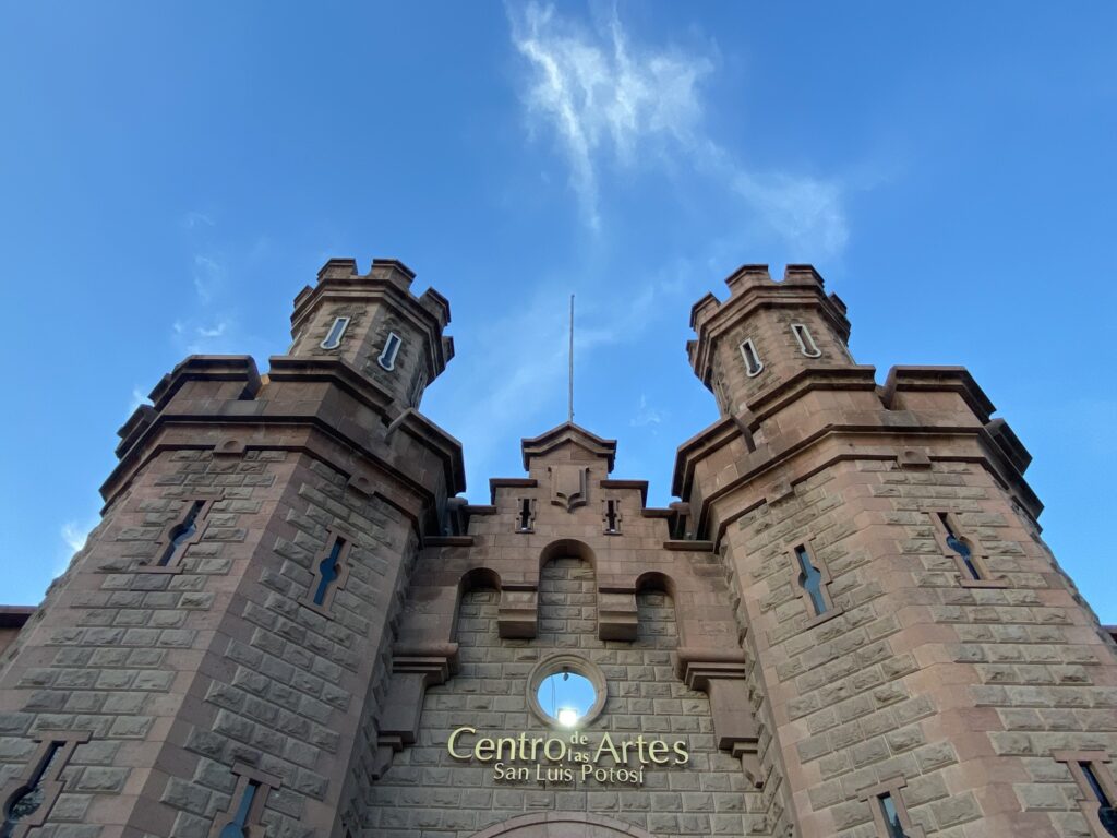 “Estados Monocromáticos”, nueva exposición en el centro de las artes