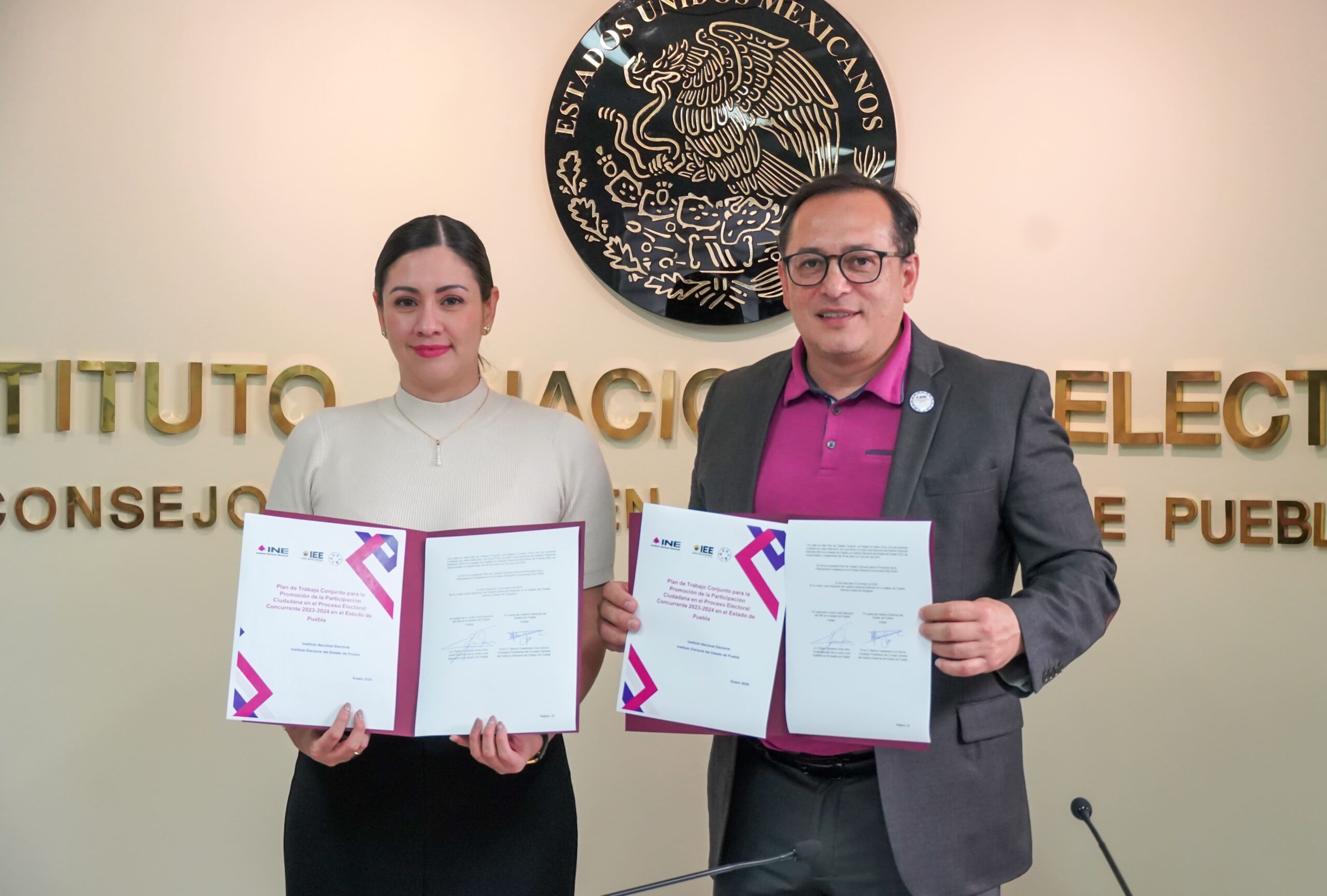 IEE y Junta Local del INE en Puebla firman plan de trabajo conjunto para la promoción de la participación ciudadana en el PEEOC 2023-2024