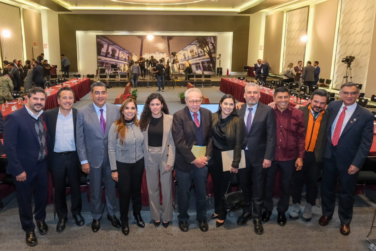 Sergio Salomón participó en reunión nacional de salud