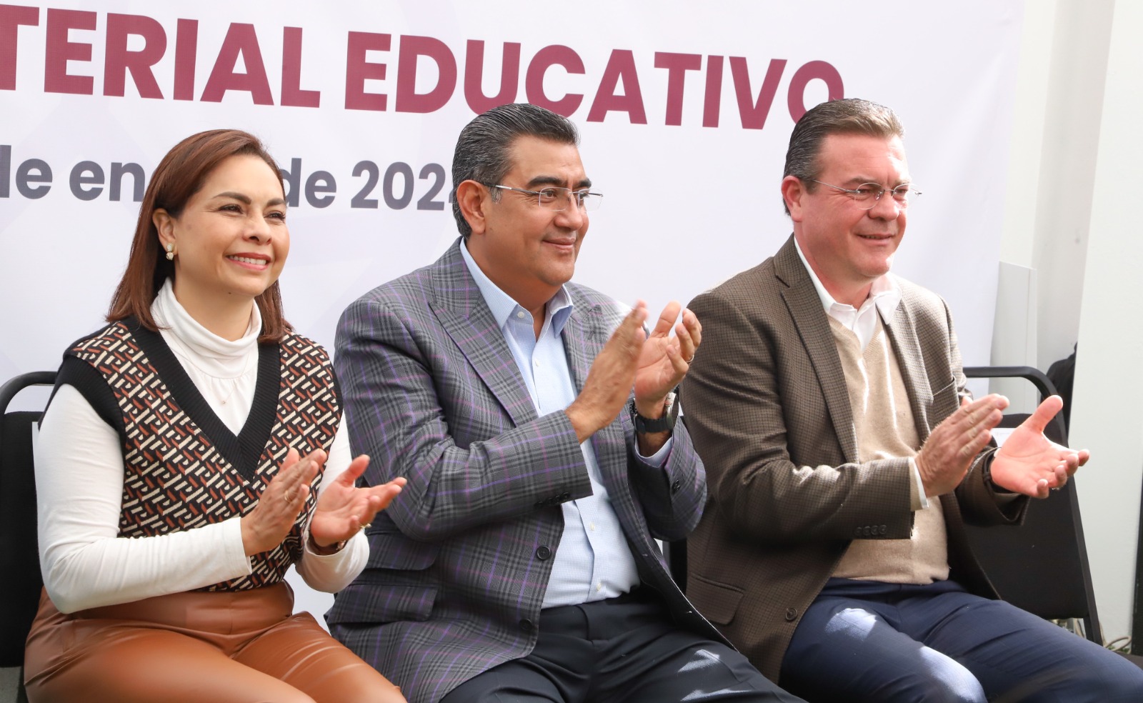 Gaby Bonilla y Sergio Salomón garantizan educación a niños y jóvenes de cadas de asistencia SEDIF