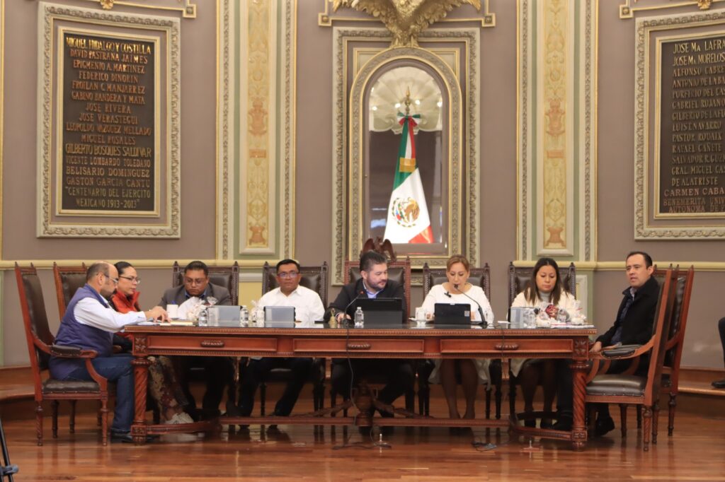 Recibe Congreso iniciativa para reparar el daño a víctimas por violaciones a sus derechos humanos