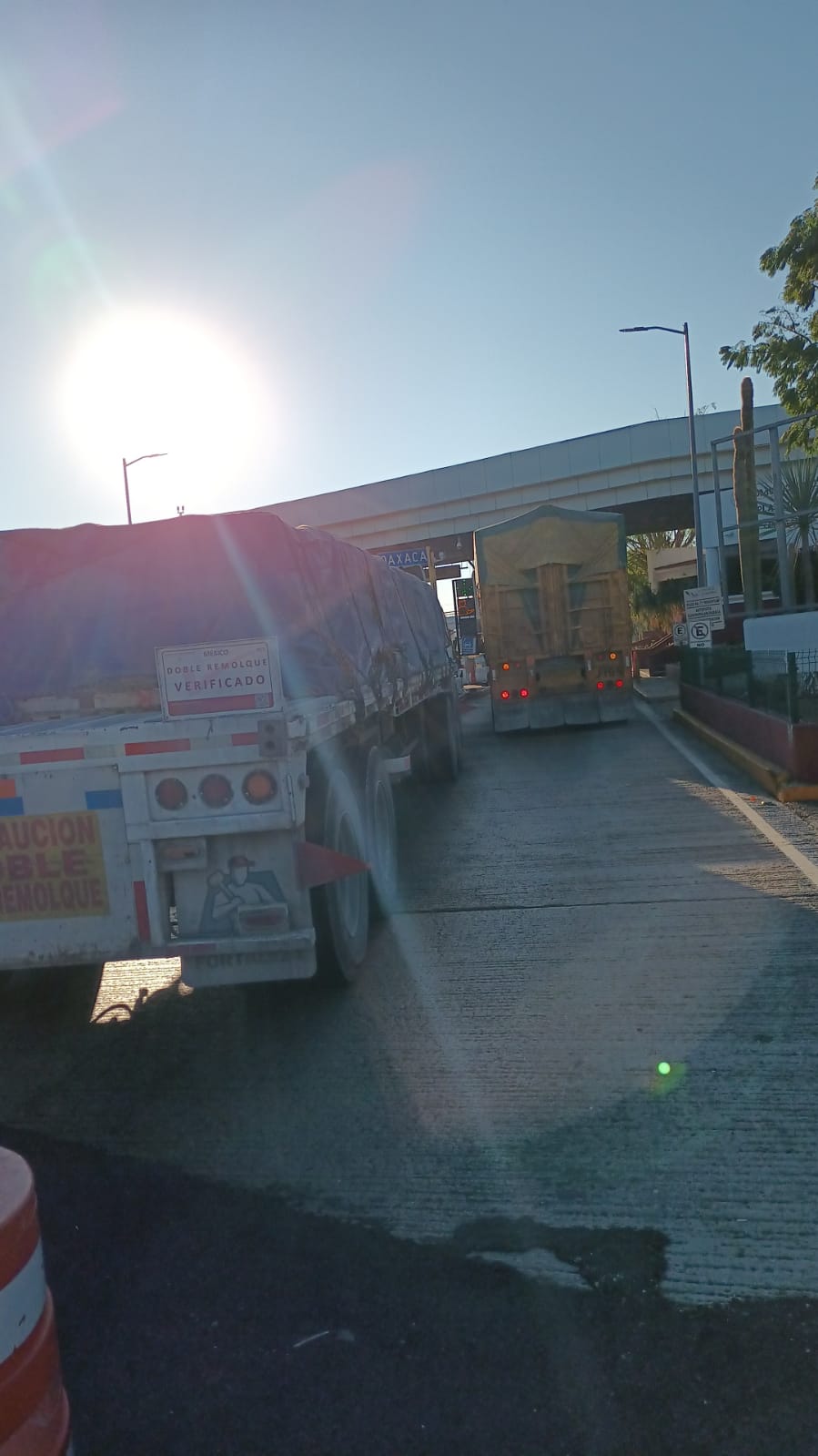 Tractocamión provocó accidente en la Cuacnopalan Oaxaca