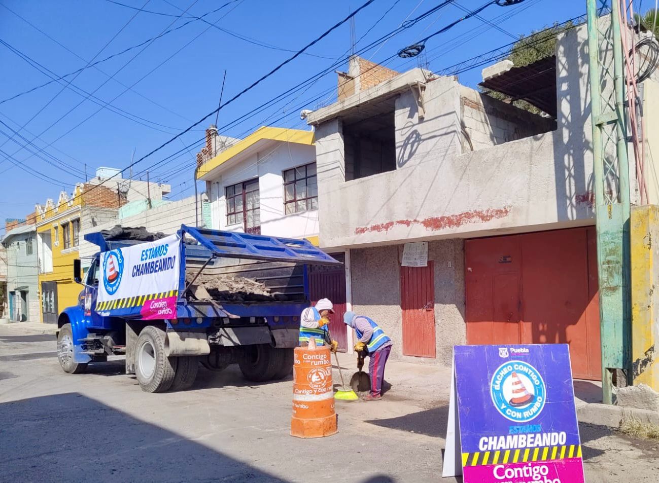 Más de dos mil 800 baches tapados en Puebla capital en última quincena de 2023