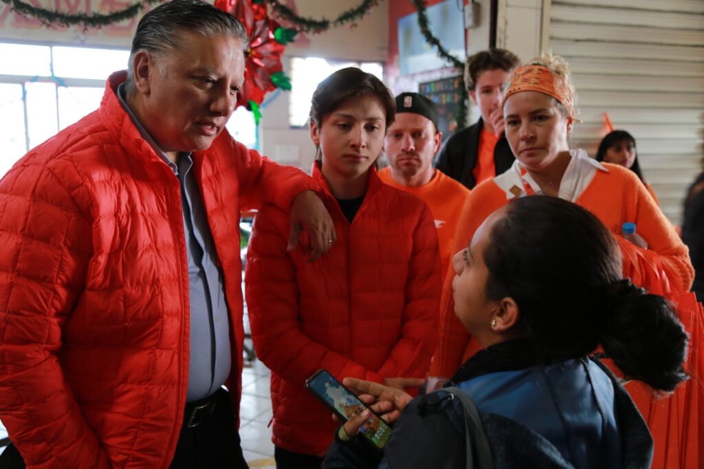 Visita de Fernando Morales a la Central de Abastos Puebla