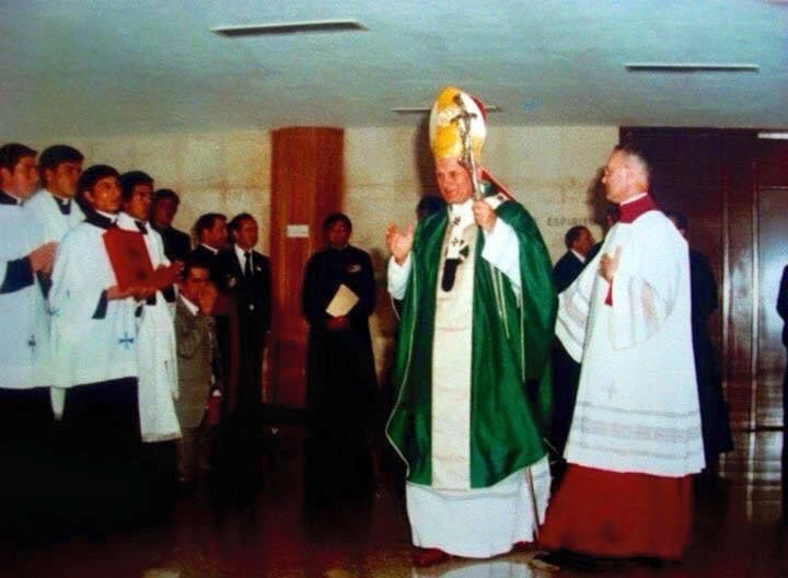 Recuerda obispo auxiliar visita de Juan Pablo II a Puebla hace 45 años 