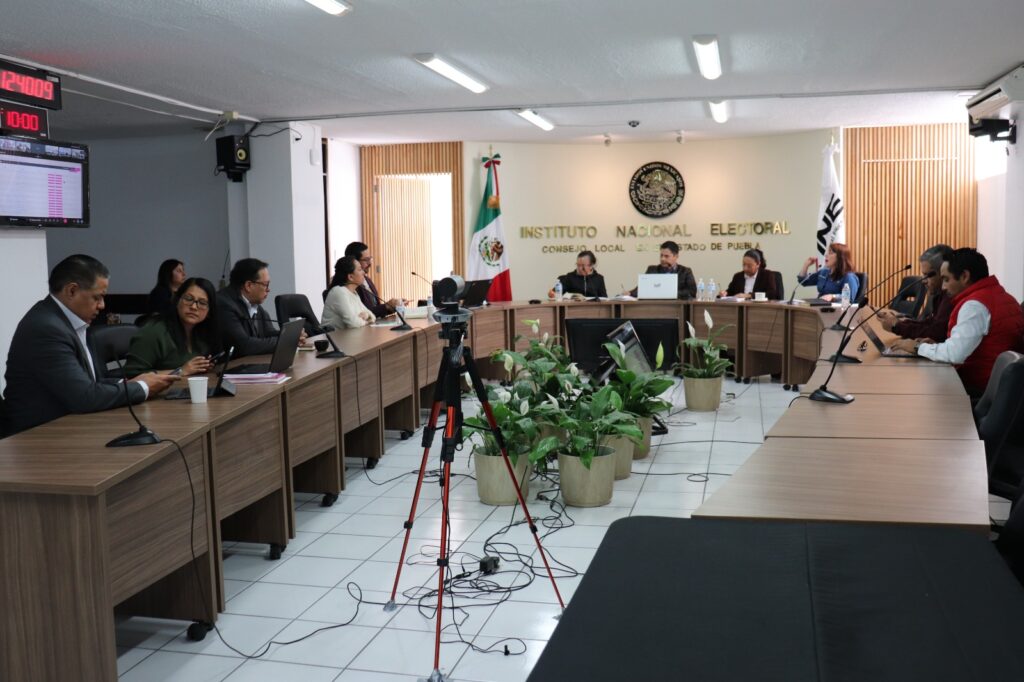 Realizan consejos distritales del INE en Puebla primer sorteo del funcionariado que conformará las casillas electorales
