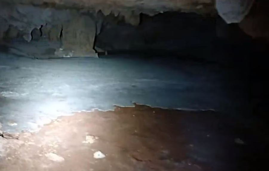 Ríos de cemento por tramo 5 del Tren Maya se esparcen en acuífero de caverna “Garra de Jaguar”