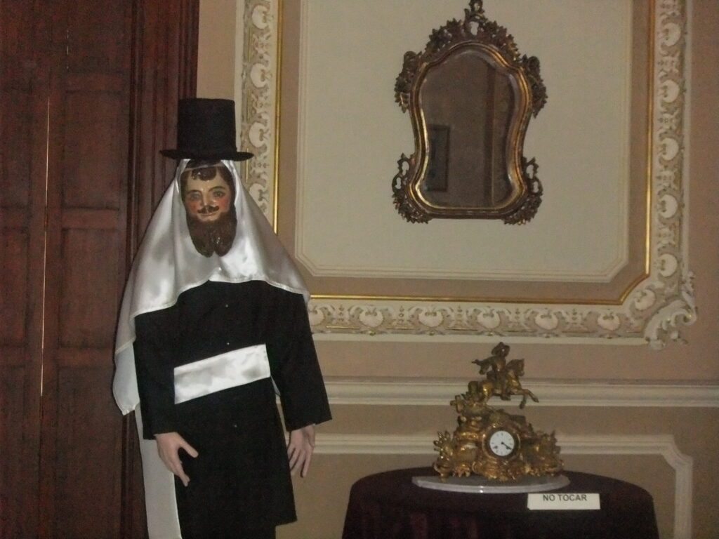 Máscara de la danza de catrines o paragueros