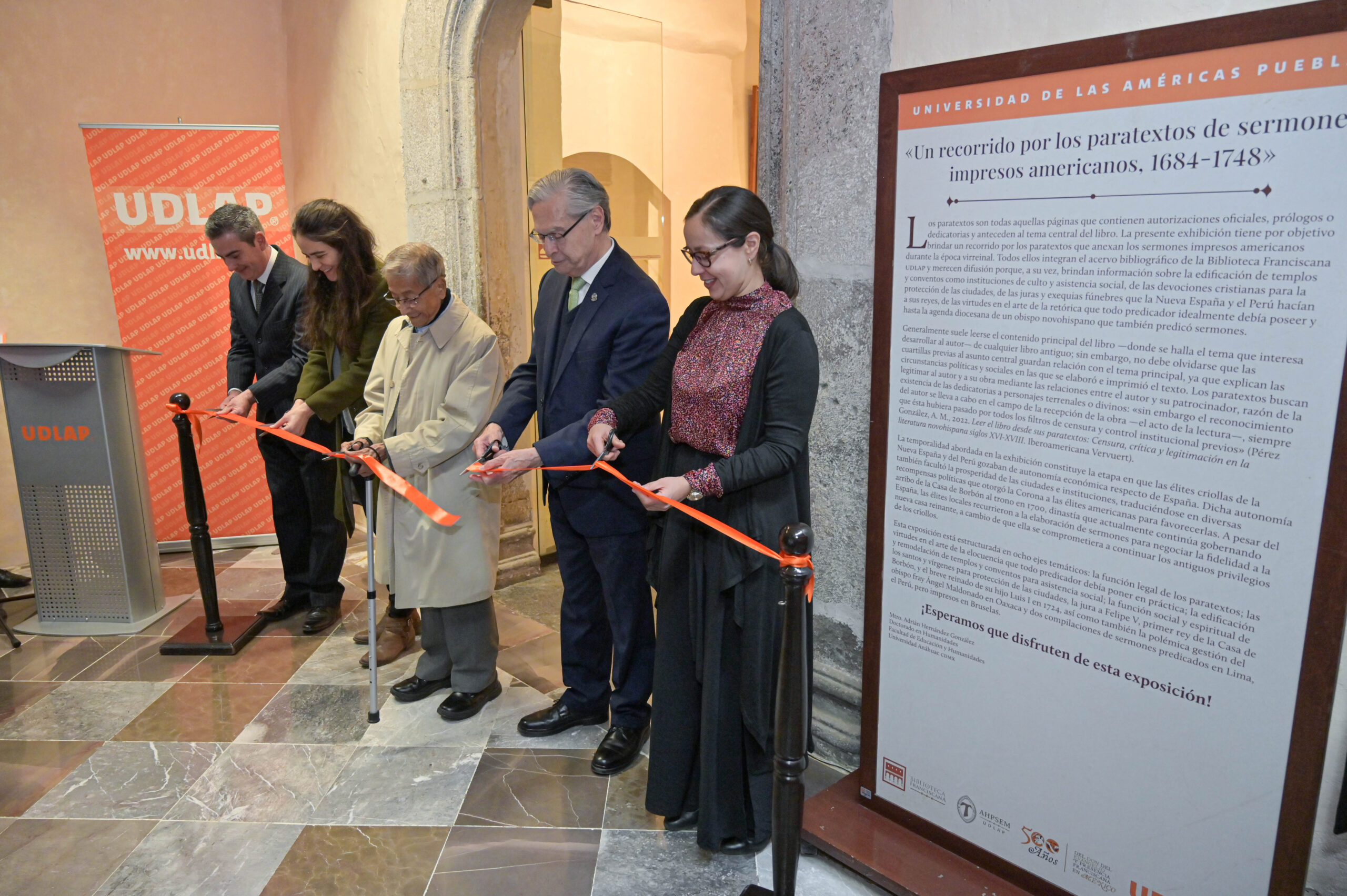 UDLAP presenta exposición de paratextos, con obras integradas en el acervo de la Biblioteca Franciscana