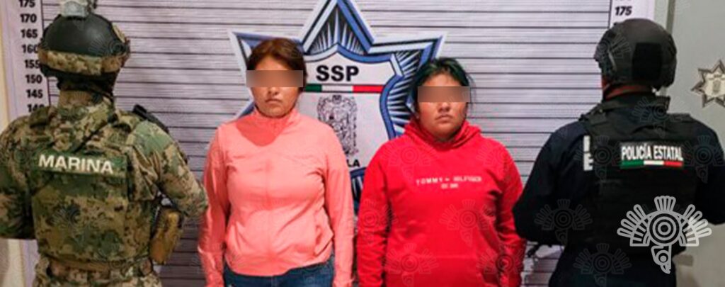 Detienen a dos presuntas integrantes de célula de Texmelucan dedicada a ofrecer vehículos en Facebook