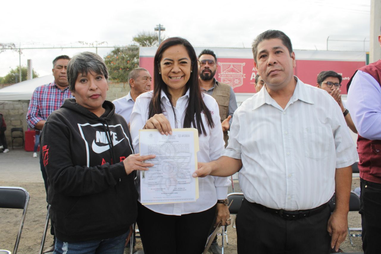 Desde Atlixco: Ariadna Ayala entregó electrificación en la colonia Solares Chicos