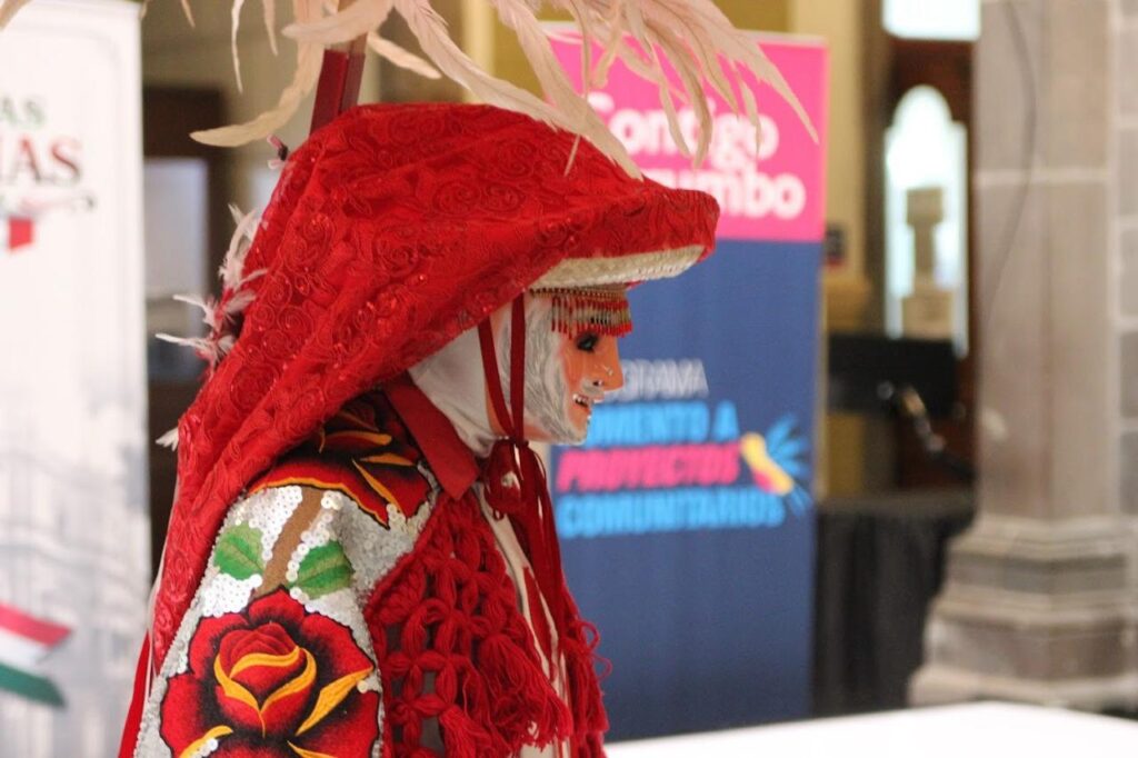 Apoyan proyectos comunitarios de desarrollo indígena en Puebla capital