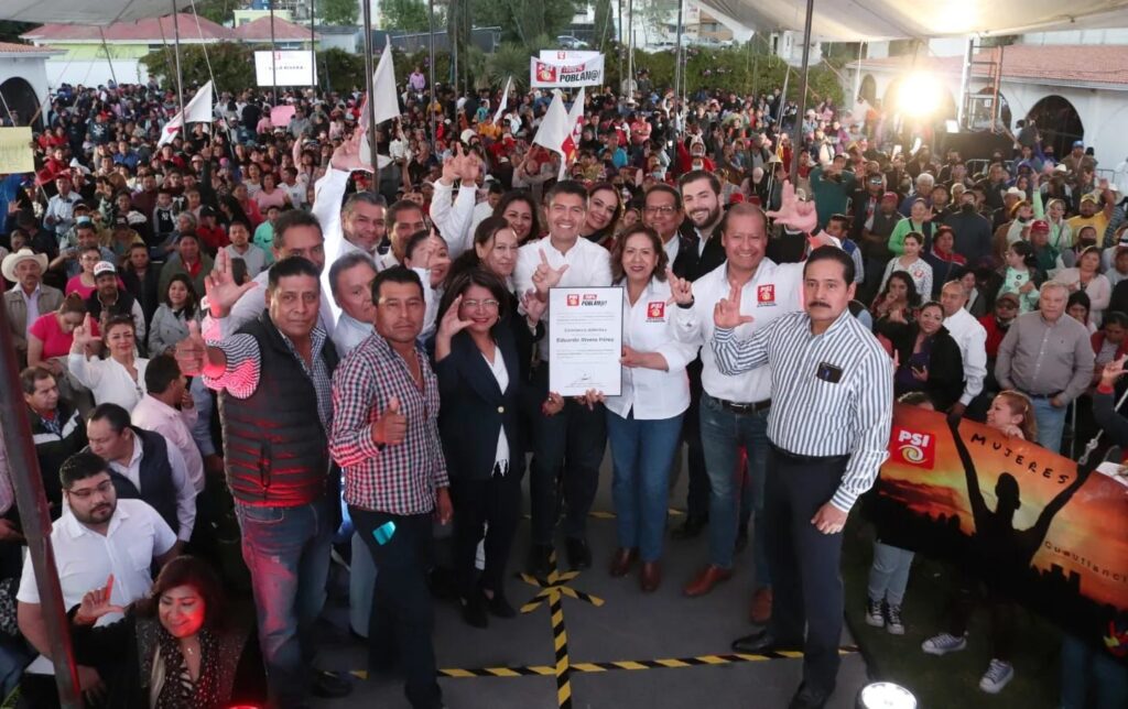 Eduardo Rivera recibió constancia como candidato del PSI a la gubernatura