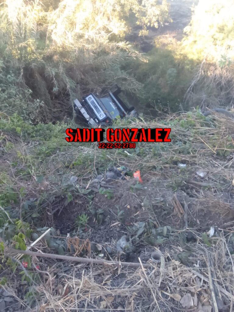 Camión cañero impactó a motociclistas y mató a adolescente en la Izúcar-Atencingo