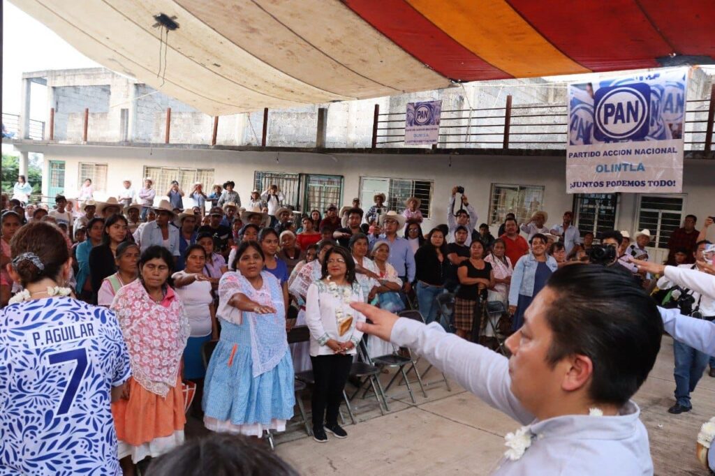 Salud, petición constante en la Sierra Norte: Eduardo Rivera