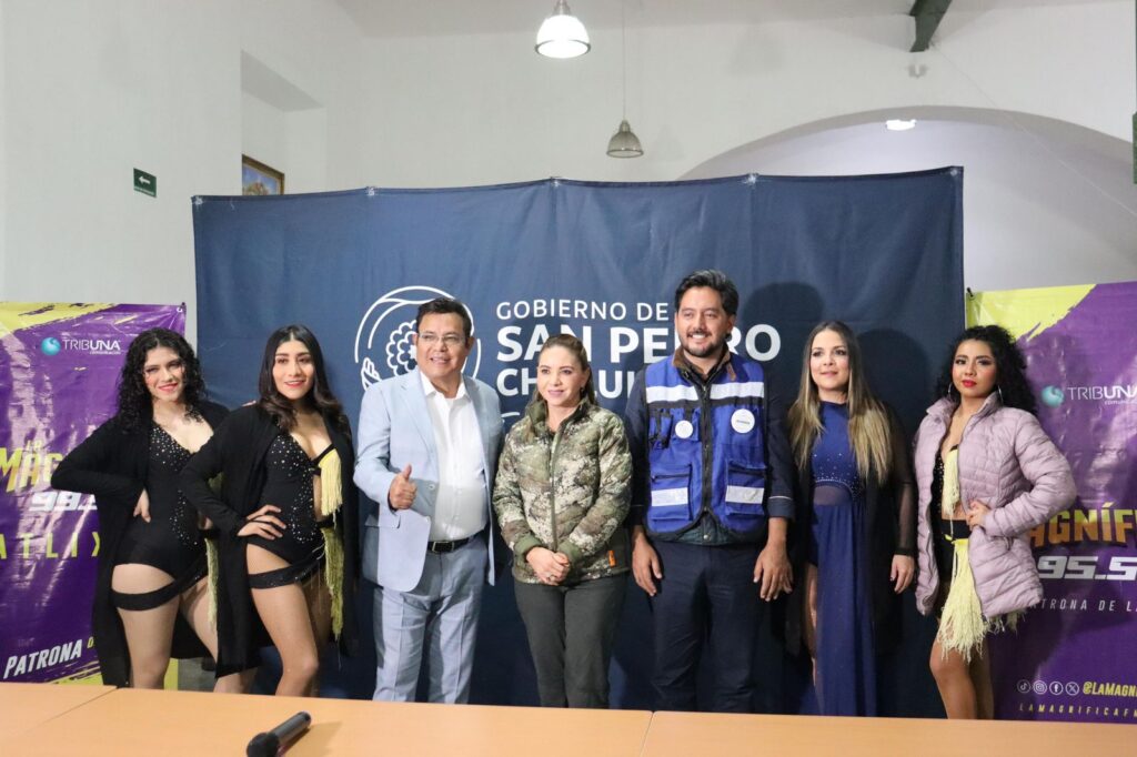 Rayito Colombiano puso a bailar a los vecinos de San Pedro Cholula