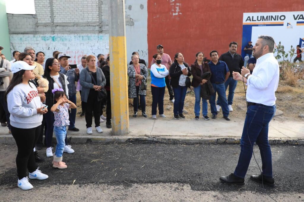 Entregan infraestructura en San Baltazar Tetela