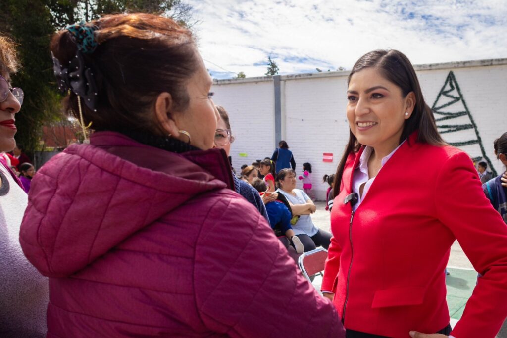 Claudia Rivera acepta que podría ir por una diputación federal