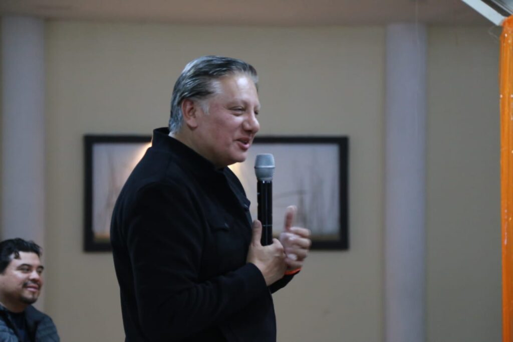 Hay que olvidarse de los políticos y centrarse en los problemas de la sociedad: Fernando Morales Martínez