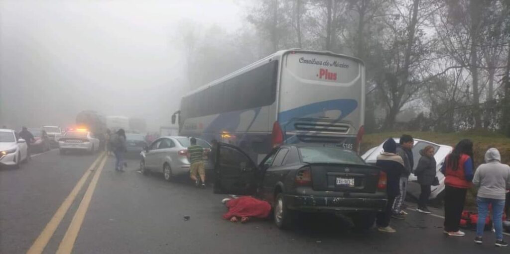 ¡Tragedia dominical! los padres murieron en el accidente de la México-Tuxpan e hijos se encuentran graves en Huauchinango