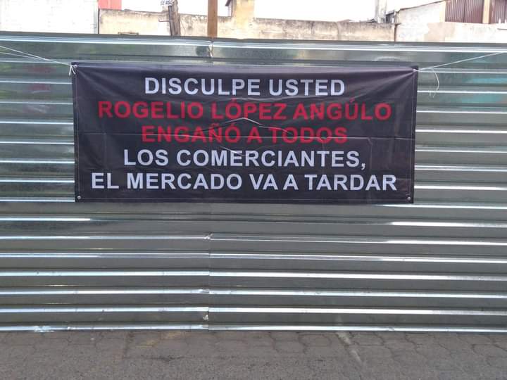 Locatarios del mercado de Huauchinango, contra el alcalde Rogelio López por atraso en obra