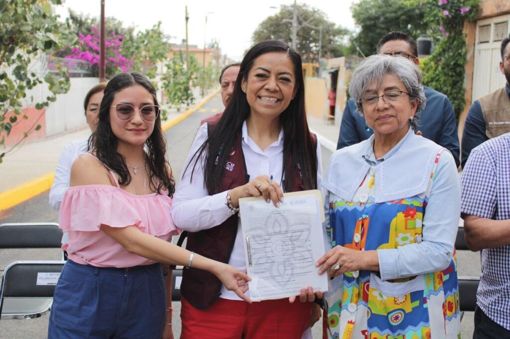 En Atlixco, Ariadna Ayala entregó obras en colonias San Alfonso, Los Ángeles, etc