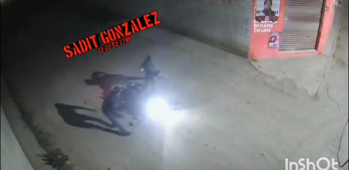 A punta de pistola le quitan su moto en Chachapa, Amozoc