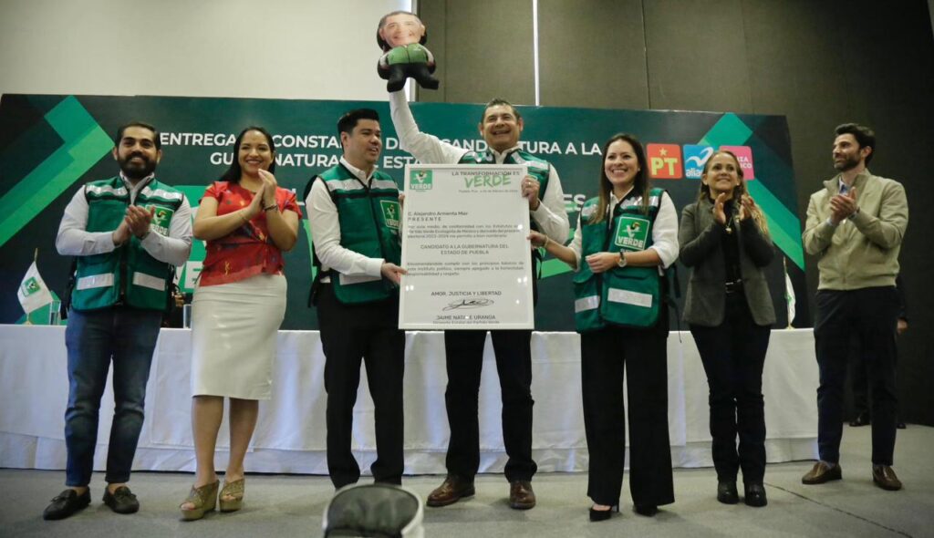 Video desde Puebla: Alejandro Armenta tomó protesta como candidato del PVEM y PT