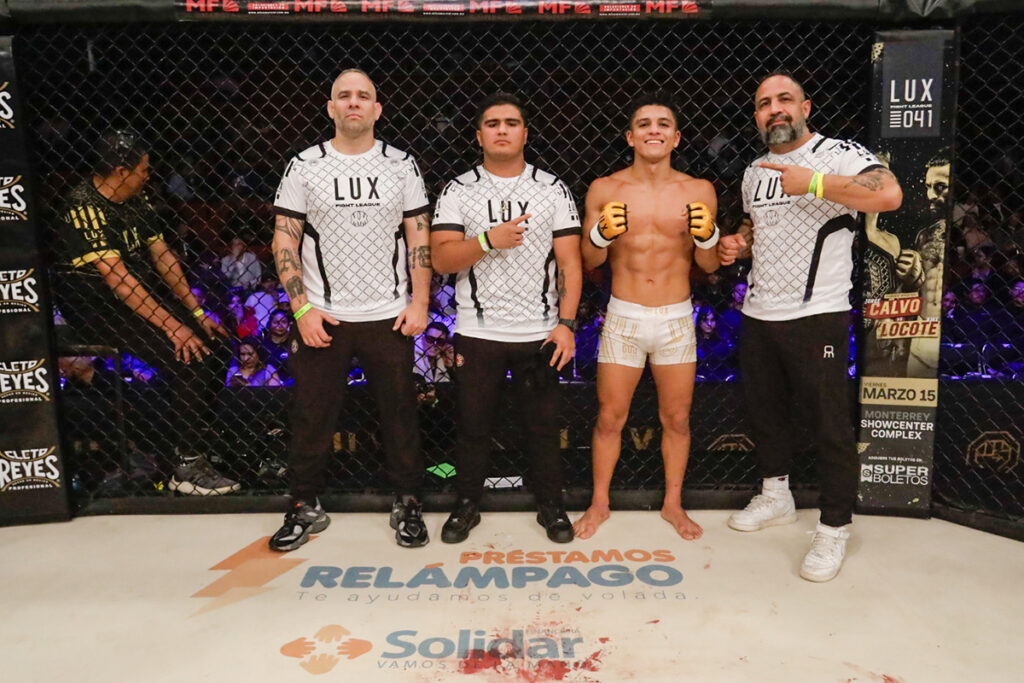 Retiene “Cebollero” Delgado cetro pluma al vencer a “Baby Face” Patrón