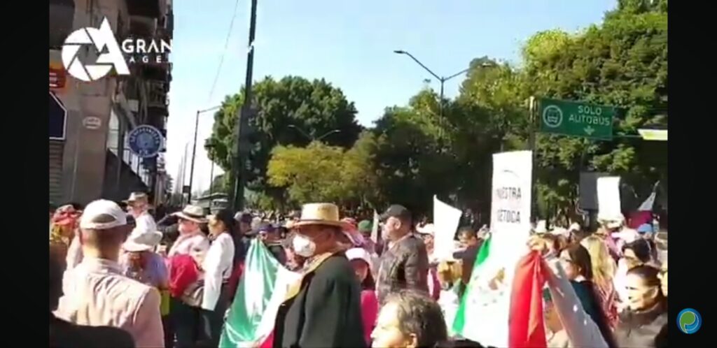 Video desde Puebla: Inicia marcha autodenominada “Por Nuestra Democracia”