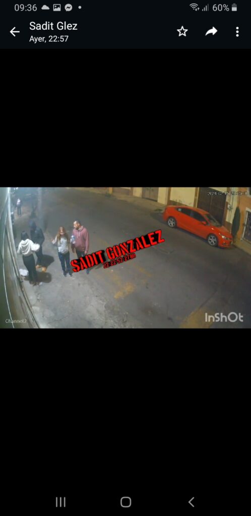 Video desde Puebla: Sujetos encapuchados atracan a jóvenes en el barrio de Santiago