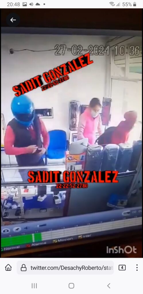 Video desde Puebla: Atracan Telcel en pleno centro de la Magdalena Tetela, Acajete