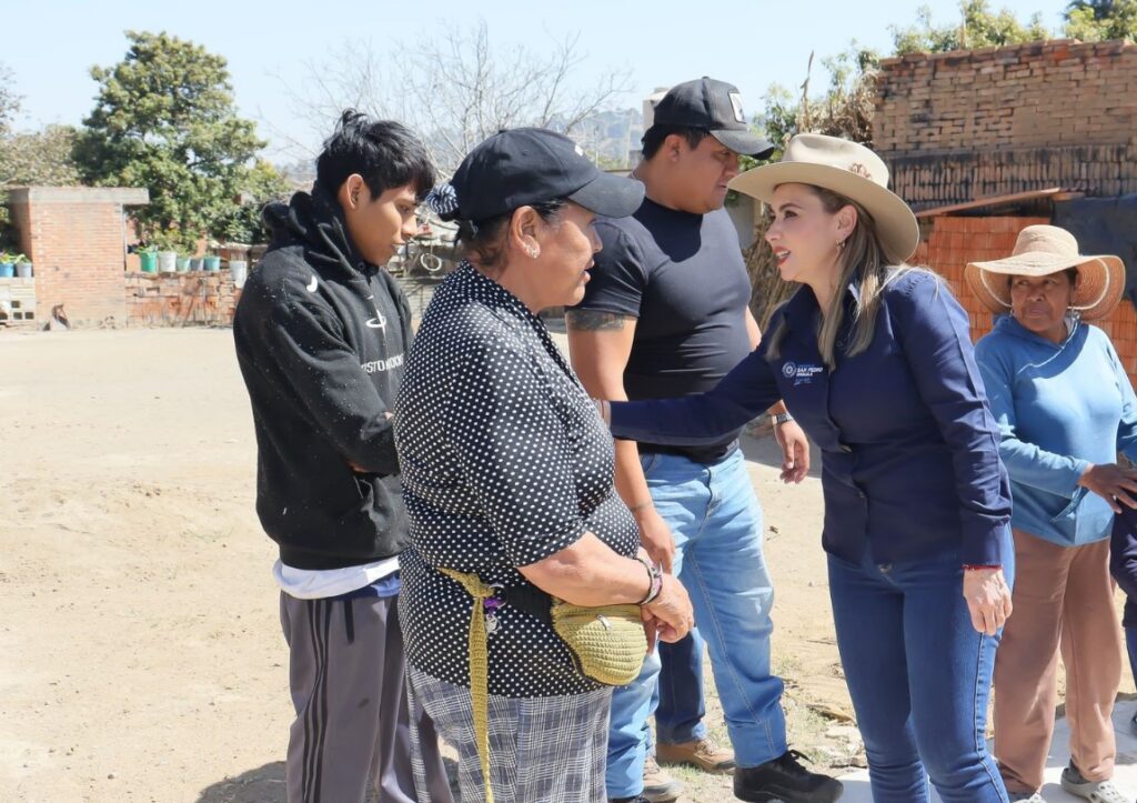 Después de 30 años de olvido, entrega gobierno de Cholula vialidad en San Francisco Coapan