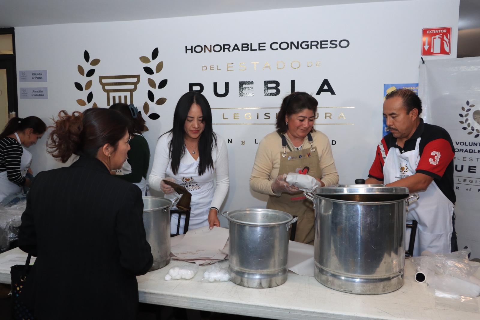 Voluntariados del Congreso y de la Secretaría de Salud de Puebla unen fuerzas para rehabilitar un albergue