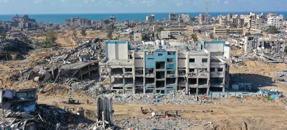 Los habitantes de Gaza, “acechados por el hambre, la enfermedad y la muerte”, advierte el máximo responsable de ayuda de la ONU