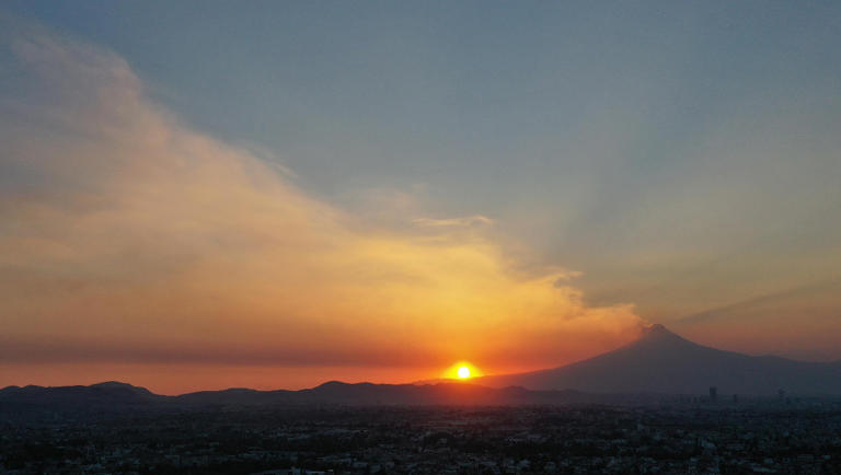 Volcán Popocatépetl lanza ceniza a Puebla, Veracruz y Tlaxcala; sin afectar el AIP