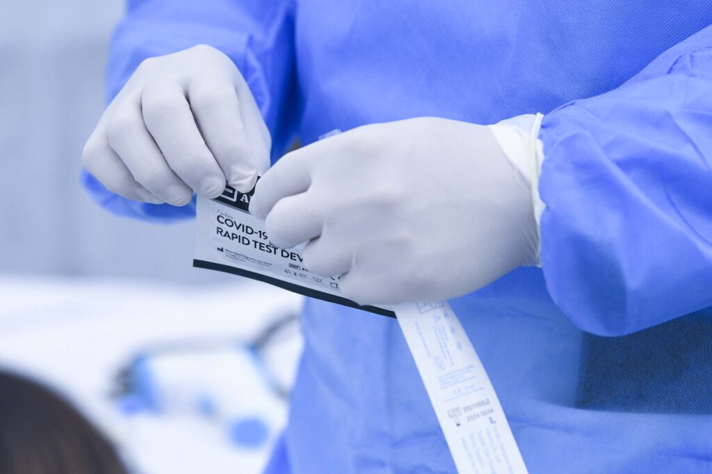 Murió por covid mujer de 60 años y sin vacunación completa: Salud