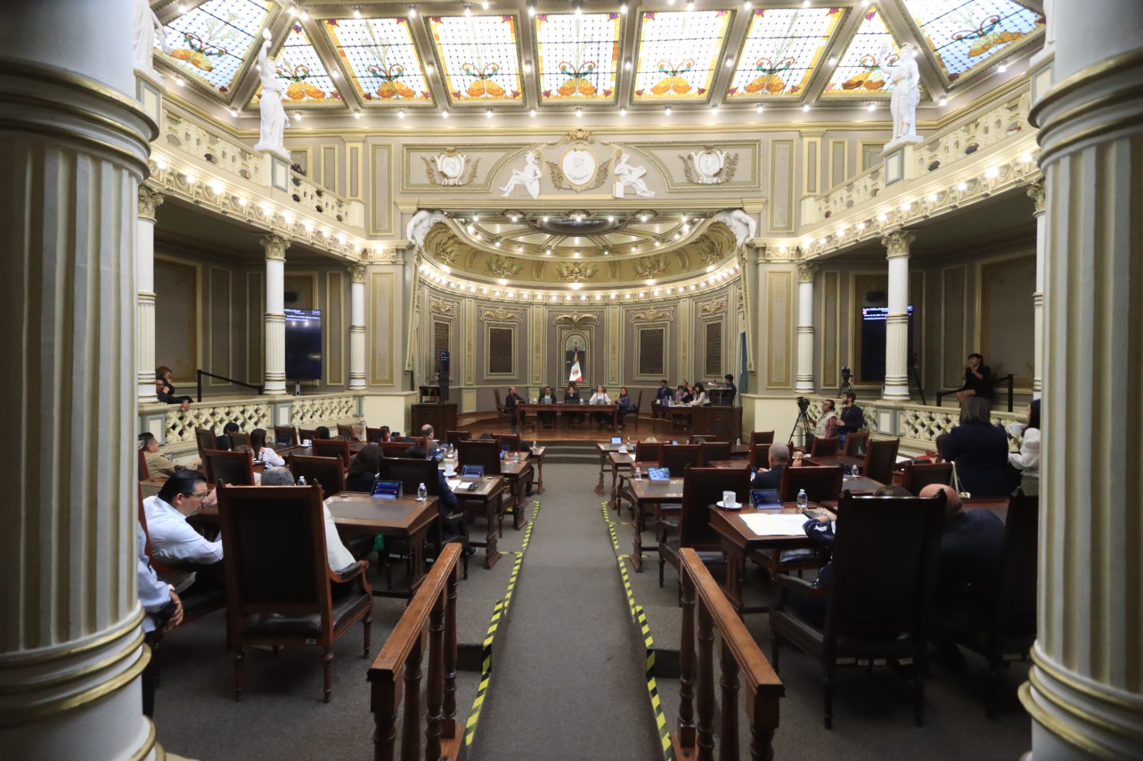 Se integran cuatro diputados a la LXI Legislatura