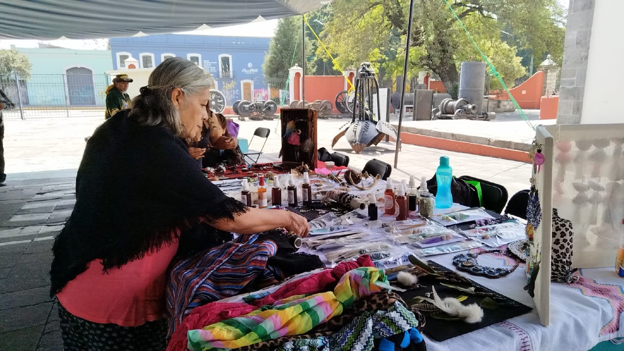 Video desde Puebla: Realizan feria de artesanas con perspectiva de género