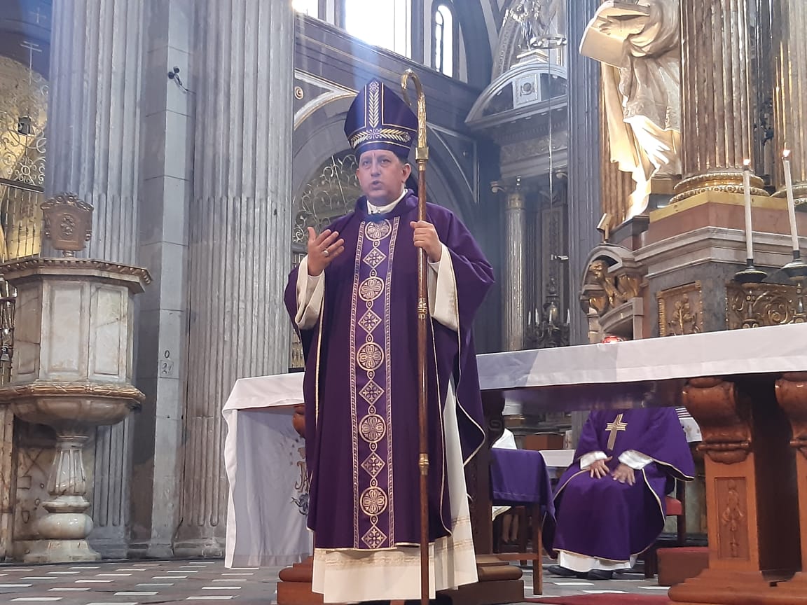 Ofrece obispo auxiliar misa dominical por la salud de Victor Sánchez Espinosa